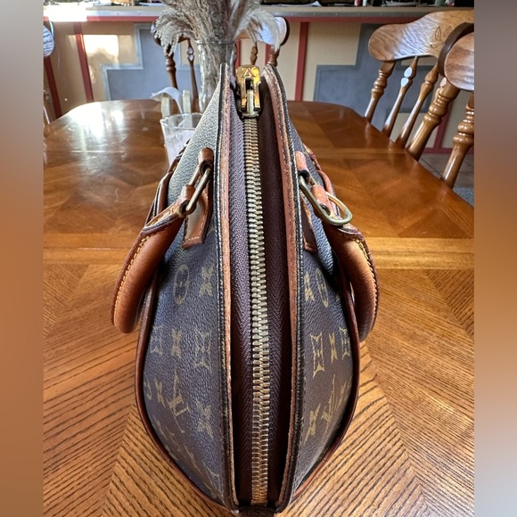 Louis Vuitton Ellipse PM Monogram Vintage Handbag - Picture 4 of 12